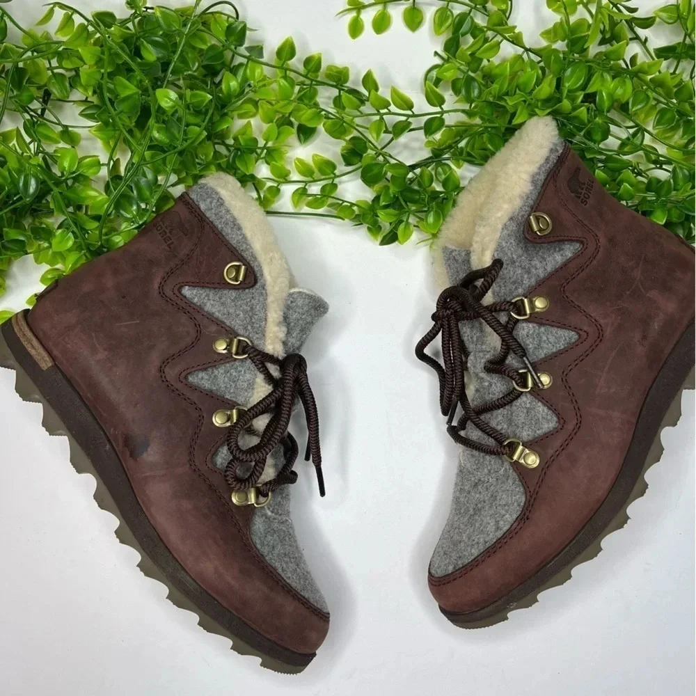 Sorel Sneakchic Alpine Boot Red Gray Size 8